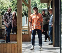 DANNY & THE CHAMPIONS OF THE WORLD